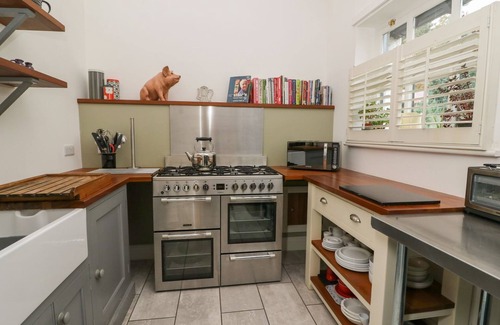 Trawscoed House | WILLOW COTTAGE, romantic, character holiday cottage in Llanilar