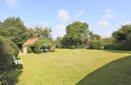 Eastbridge House | Willow Farm - Three Bedroom House, Sleeps 6