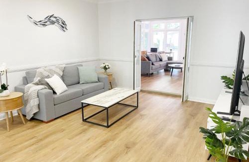 Kewarra Beach House | Willow Garden Stays Cairns - Beachfront 4 Bedroom Luxury Holiday Home