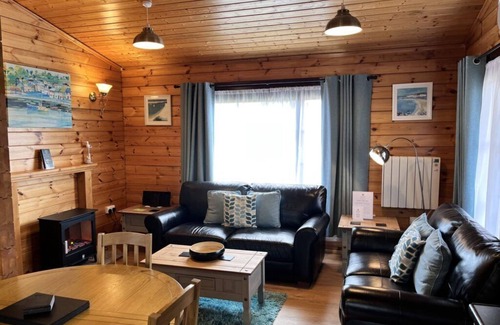 Heacham Cabin | Willow Lodge, Holiday Log Cabin, Cedar Springs, Heacham. Close to the beach.