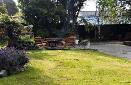 Hector House | Willow & Waves - Huge outdoor space & Full kitchen