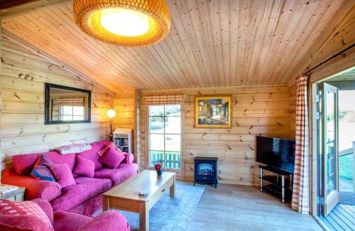Alton Barnes Ski Chalet | Willowbank Lodges