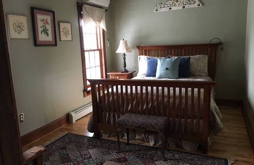 Shaftsburg Bed & Breakfast | Willowicke Inn Llama Farm Stay