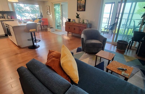 Marquette Condo | Willy- Marquette Lake Front Condo with Lake Access