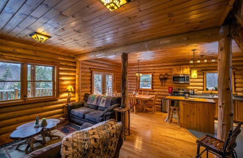 Wilmington House | Wilmington Range Chalet with river access