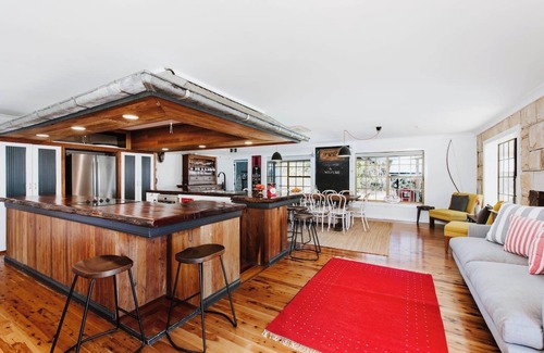 Budgee Budgee House | Wilpine Poolside Country Luxury near Town