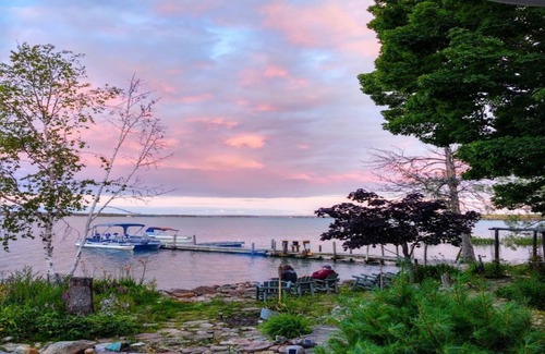 Algoma District Cabin | Wilson Klub - Cabin on Waterfront Property