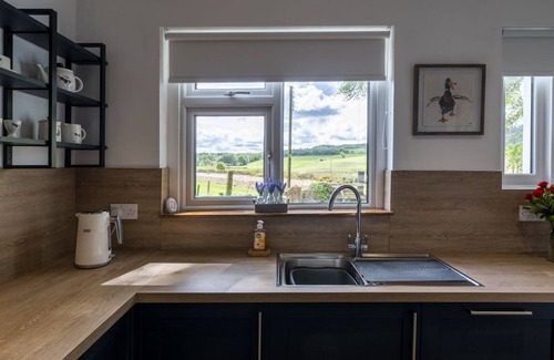 Falkirk Cottage | Wilson's Cottage - sleeps 4 guests in 2 bedrooms