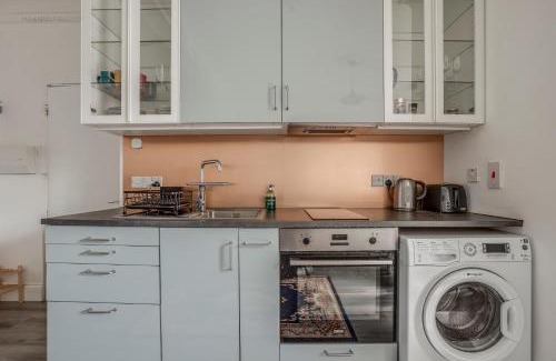 West Hill Apartment | Wimbledon 2 Bed Tennis & Travel
