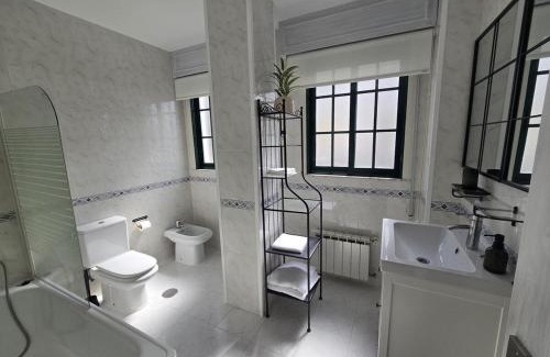 Aguino Apartment | Winahost Salvora en Primera Línea de Mar