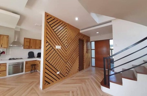 Pili House | Winch House - 5BR Haven, Near Watersports & Golf