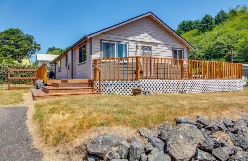 Winchester Bay House | Winchester Bay Vacation Rental Near Dunes and ATV!