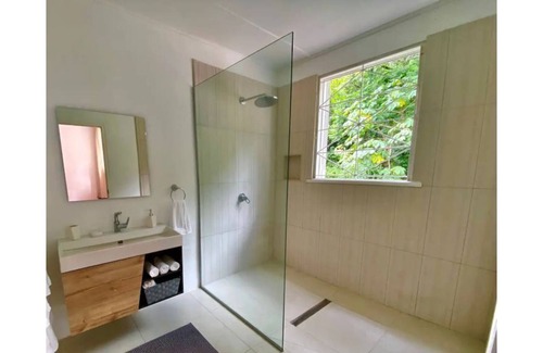 Kingston Villa | Wind Down Villa 4bdr 3bth w/ Private Pool & River