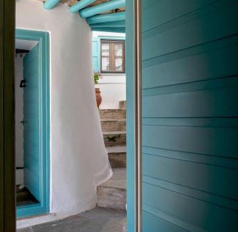 Ano Siros House | Wind Tales