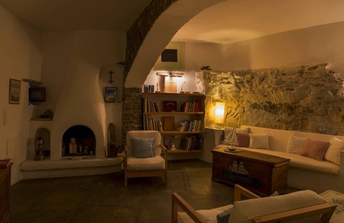 Ano Siros House | Wind Tales