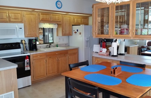 Greer Cabin | Windes' East Fork Retreat: Private, By the river, Bird Watching, Weekly Rate