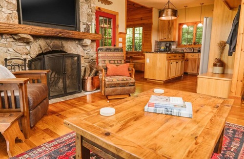 Lansing Cabin | Windfall Farm Stone Cottage