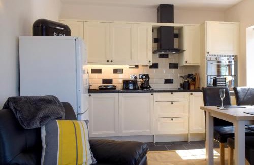 Glasbury House | Windhover