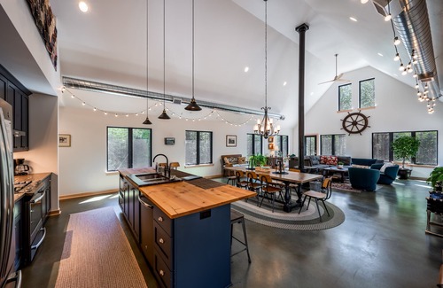 North Bay House | Winding Down - A Retreat on the "Quiet Side"