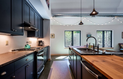 North Bay House | Winding Down - A Retreat on the "Quiet Side"