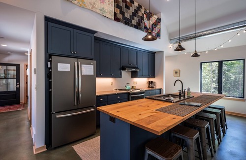 North Bay House | Winding Down - A Retreat on the "Quiet Side"