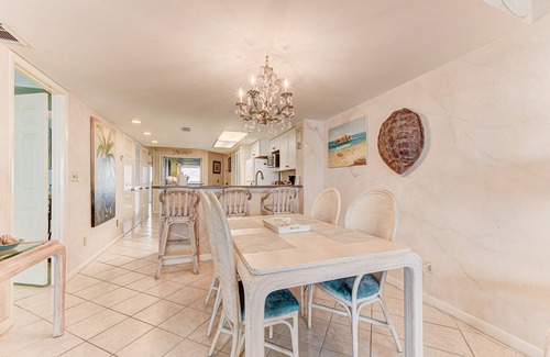 Crescent Beach Condo | Windjammer