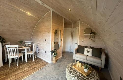 Swavesey House | Windmill Glamping Pod with Hot tub - The Hideaway