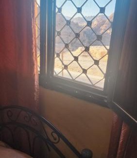 Wadi Musa Bed & Breakfast | Window on petra