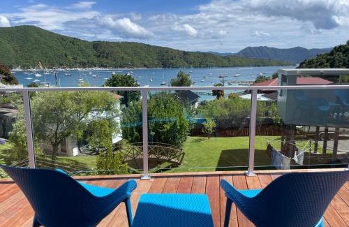 Waikawa Bay House | Windows on Waikawa- With On-Site Boat Parking! Abode No1
