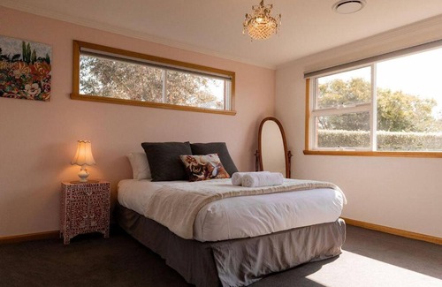 Bicheno House | Windrift Retreat - Family & Sea
