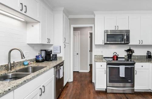 Lexington House | Winds of Lexington Sleeps 8