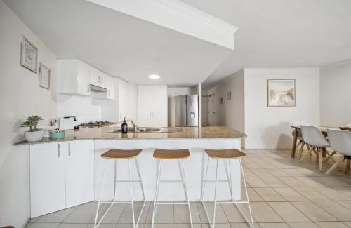 Caloundra Apartment | Windsong Caloundra Sunsets Sea Breezes and Style