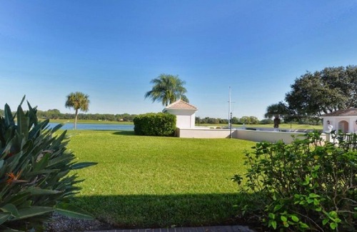 Osprey Apartment | Windsor Lodge Unit 3, studio, close to the beaches, pool access