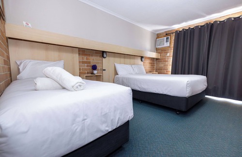 Windsor Hotel | Windsor Riverview Inn