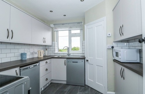 Anderby Creek Cottage | WINDYRIDGE, family friendly, with a garden in Chapel St Leonards