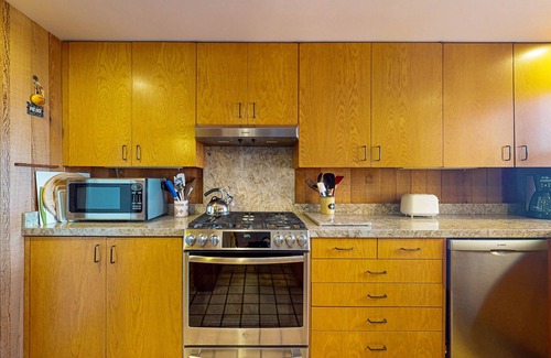 Sea Ranch House | Wine Country getaway with breathtaking ocean views, wood stove, & deck