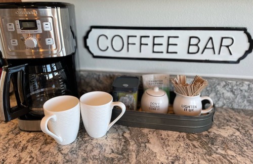 Cottonwood House | Wine Country+hike/dine/shop