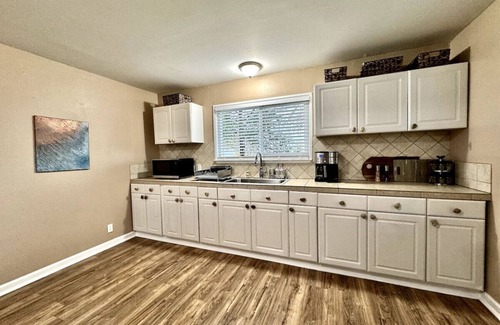 Fair Play House | Wine Country Retreat-Beautiful Views-Family Fun