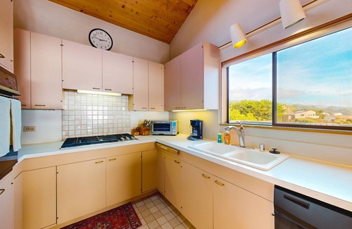 Sea Ranch House | Wine country retreat with pool, sauna, & ocean views - near beach - dog-friendly