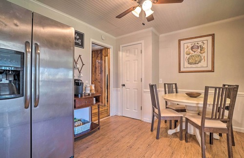 Dahlonega Cottage | Wine Country Retreat w/Fire Pit + Sunroom!