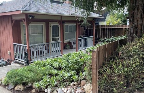 Healdsburg Cottage | WINE COUNTRY RIVERFRONT RETREAT WITH SPA & VIEWS