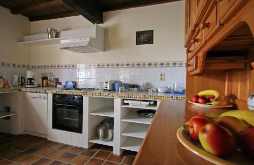 Sevry House | Winenne Home with Hot Tub