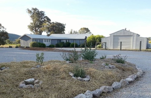 Buckaroo Cottage | Winery Cottage on Scenic Acreage