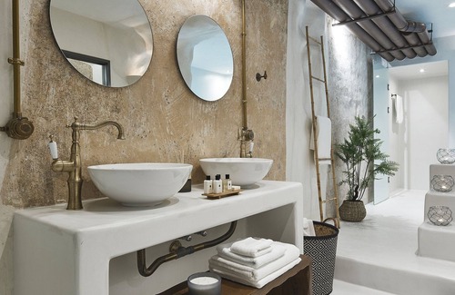 Fira Hotel | Winery Hotel 1870
