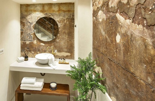 Fira Hotel | Winery Hotel 1870