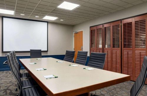 Jeffersontown Hotel | Wingate by Wyndham Louisville East