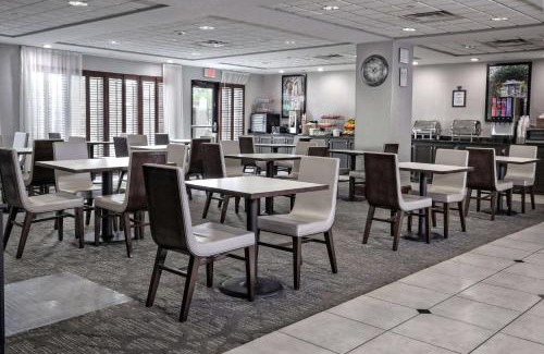 Savannah Hotel | Wingate by Wyndham Savannah Pooler