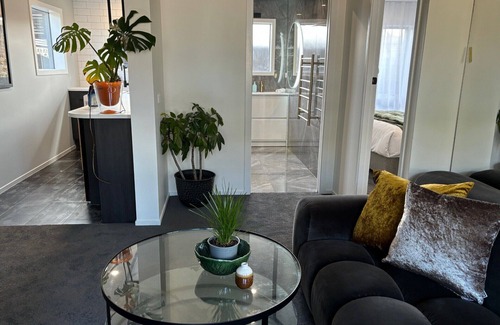 Hamilton North Apartment | Winifred's Art Stays uptown Hamilton