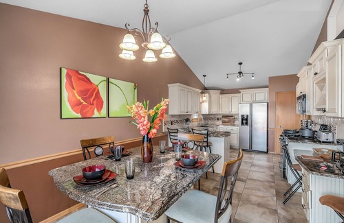 Winnebago House | Winnebago Spacious Home♥ Beautiful Kitchen LG Yard!