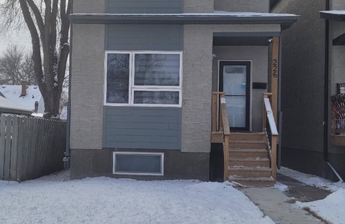 East Kildonan House | Winnipeg Radiant Home - A peaceful neighborhood with separate entrance